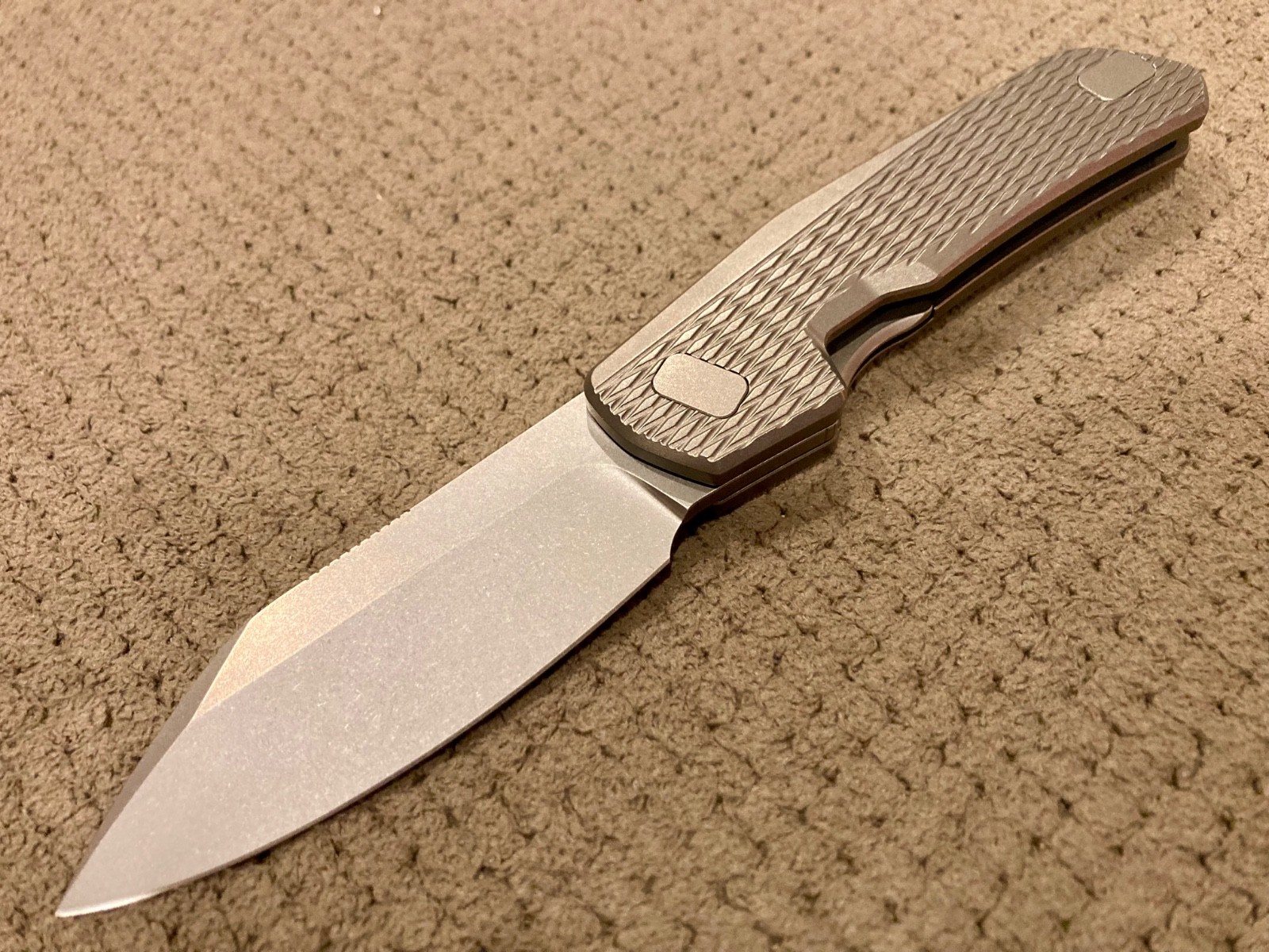 Divo Chaser White Mountain Knives Exclusive S90V Blade with Textured Titanium
