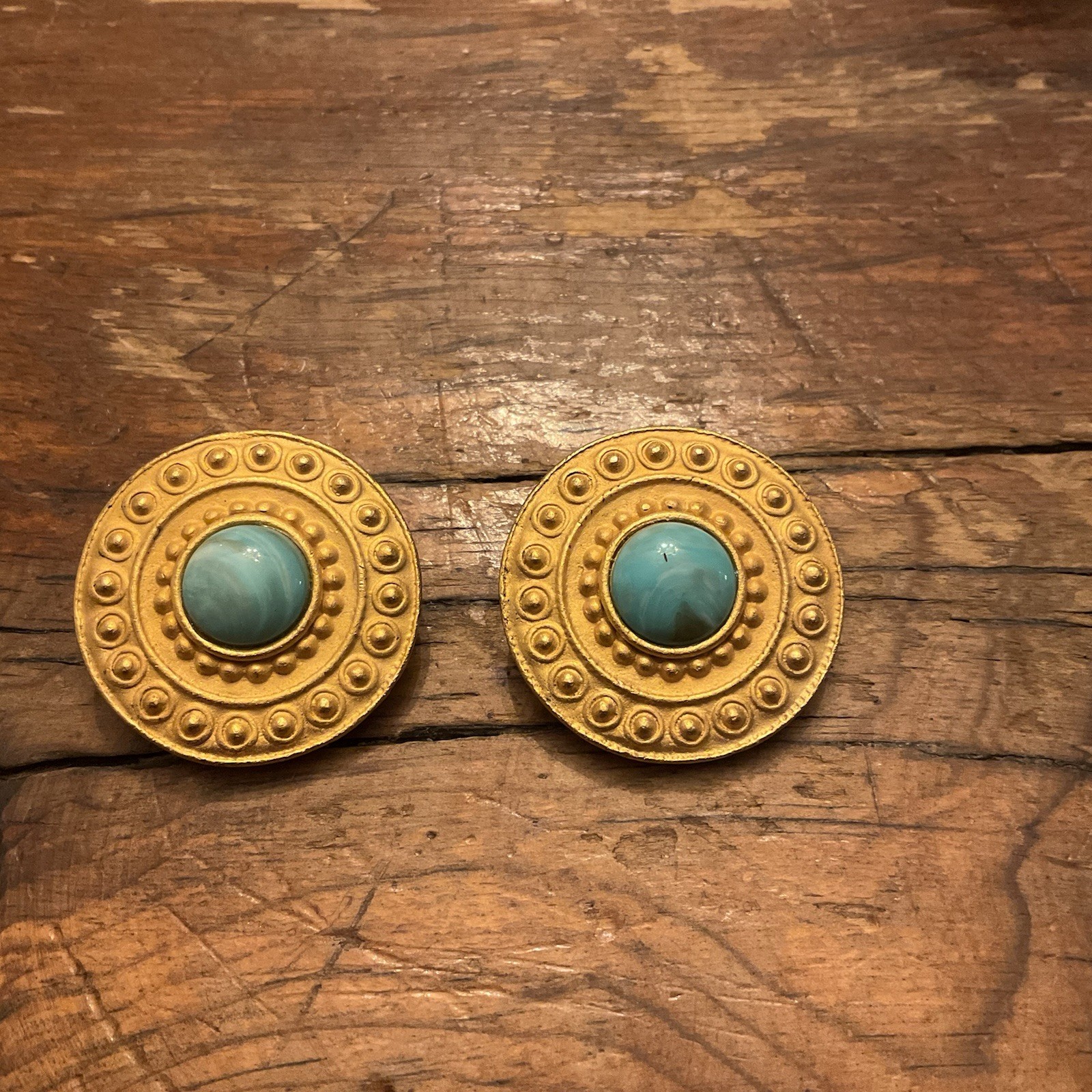 Vintage GINNIE JOHANSEN gold designer runway Clip On earrings Statement