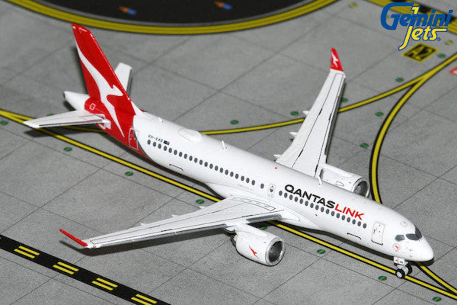 GeminiJets Qantaslink Airbus A220-300 VH-X4B 1/400 GJQFA2284