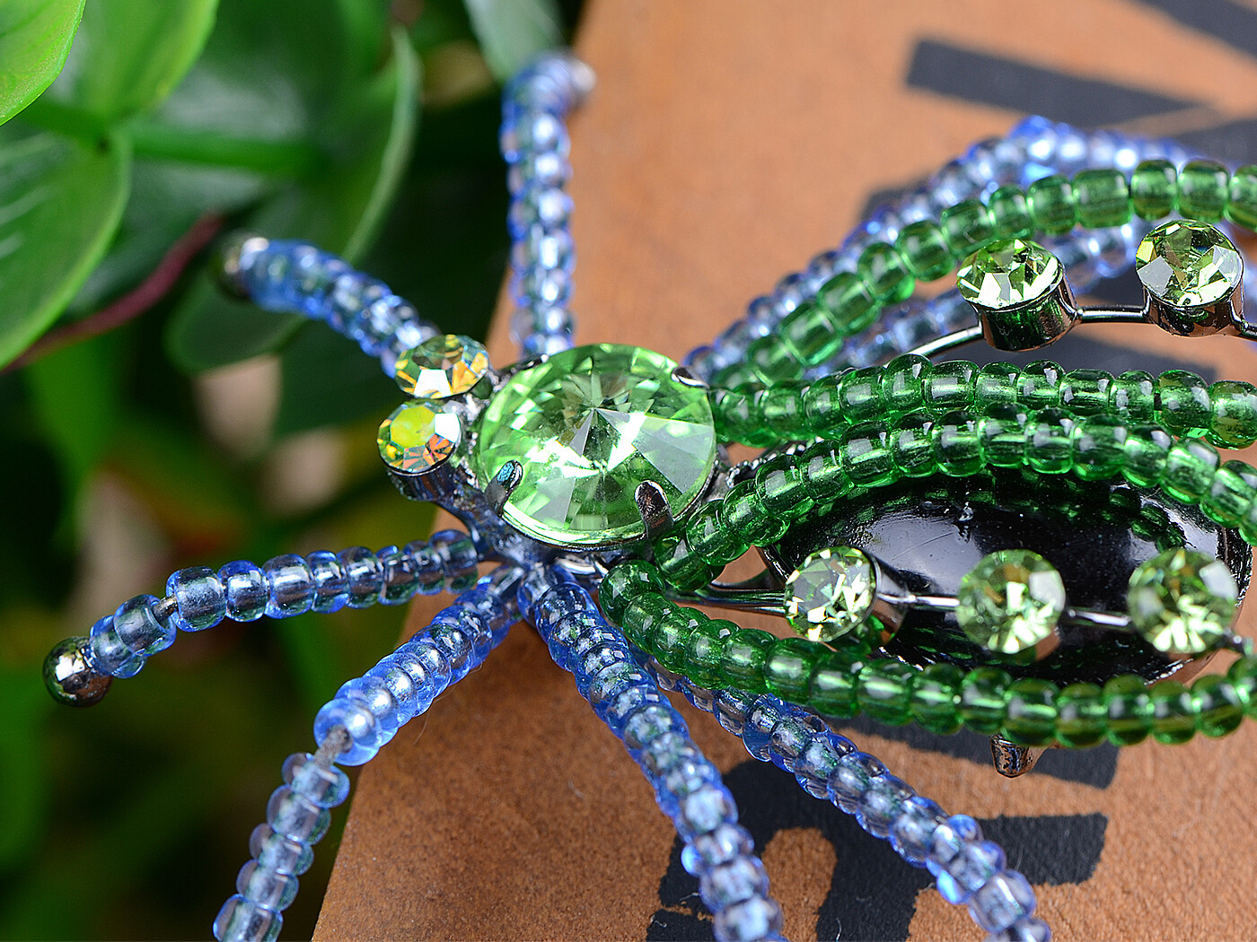 Black Tone Blue Green Color Cut Out Vintage Style Gift Fly Brooch Pin