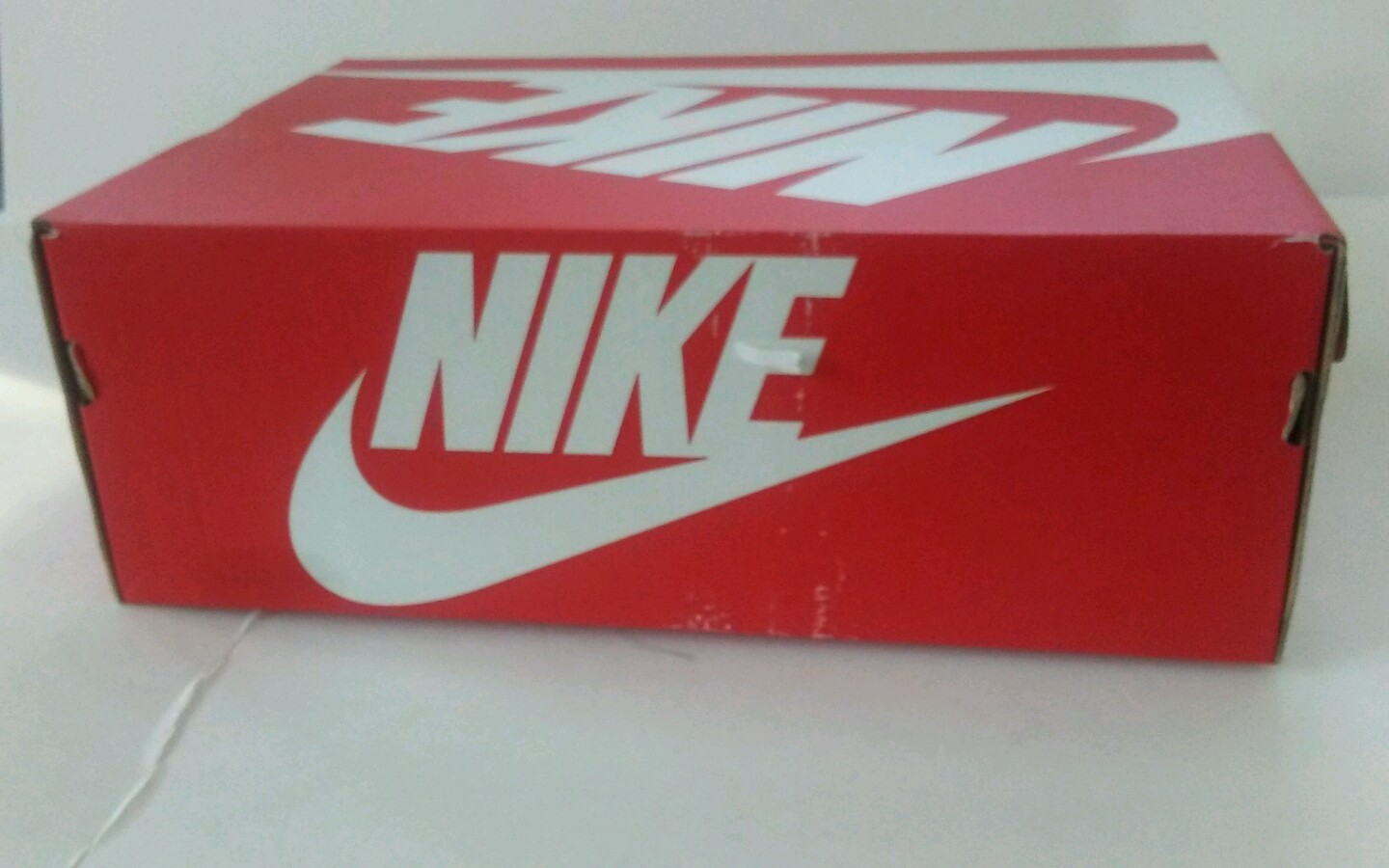 Air Max Barkley (GS) sz 6.5Y Red/White***EMPTY SHOE BOX** 13.5x9x5″