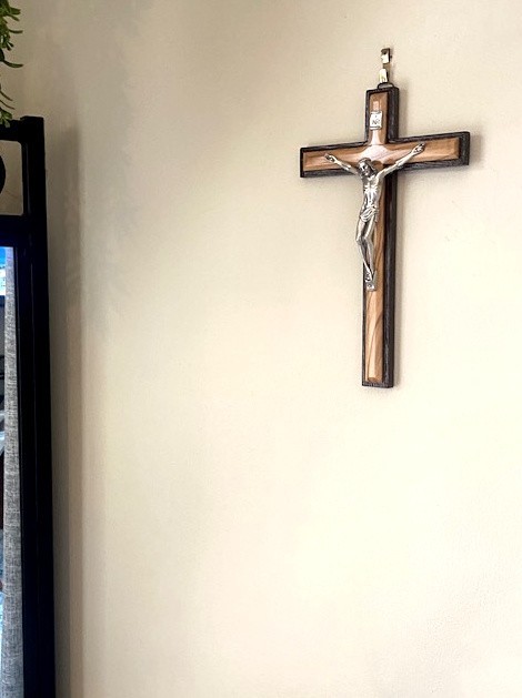 Olivewood With Dark Wood Quality Wall Crucifix 10 Inch 25.5cm Made In Italy