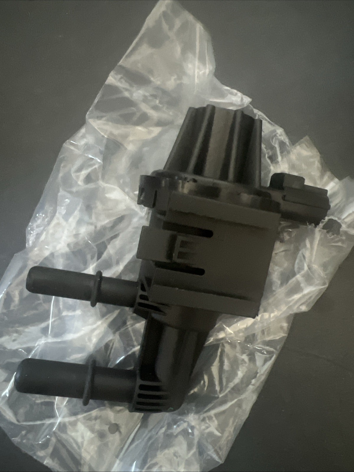 911-228 Vapor Canister Purge Valve Ford Lincoln 4L3Z9C915AB 6L3Z9C915A