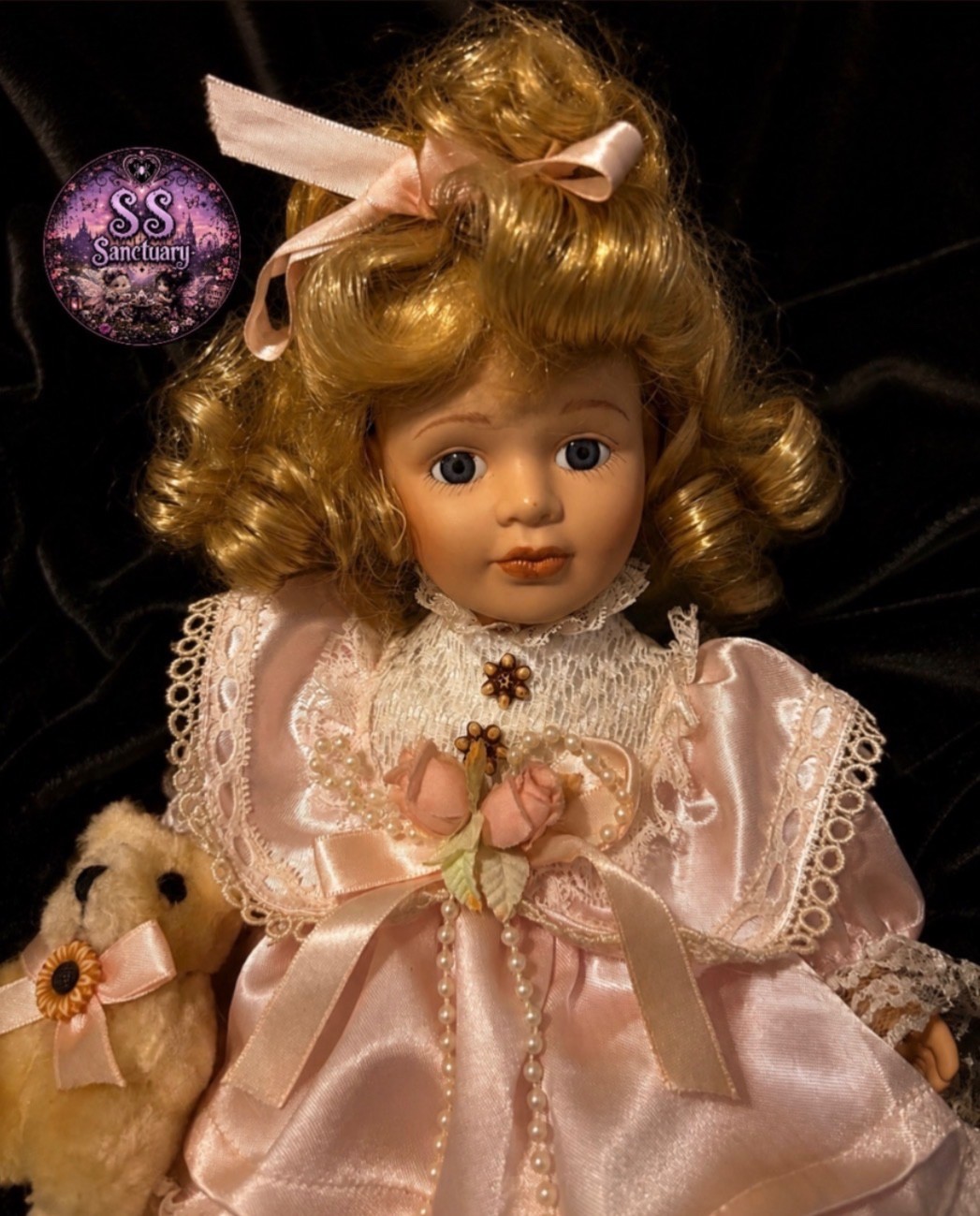 *EXTREMELY ACTIVE*⚠️ Haunted Victorian Porcelain Doll “lottie” POSITIVE