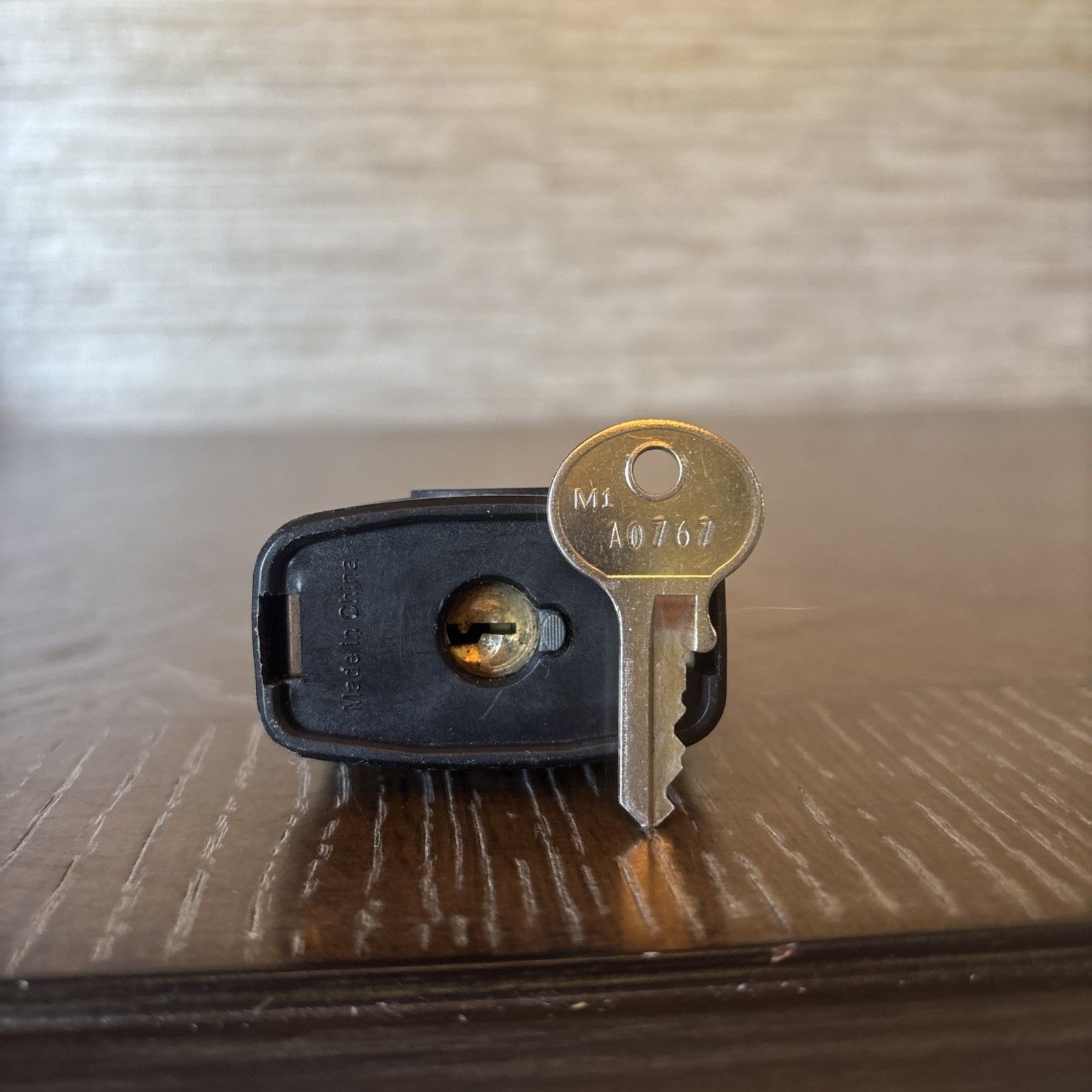 BRINKS – 44mm Commercial Laminated Steel Weather Resistant Padlock