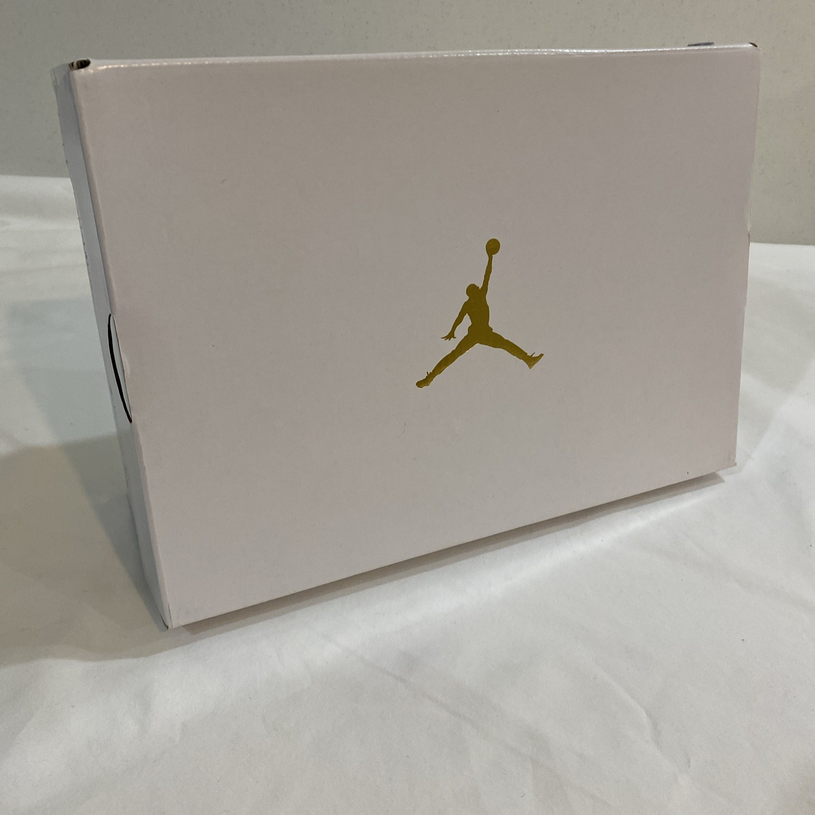 Empty Air Jordan Shoe Box White Gold 23 Tissue Paper Woman 8.5 Nike Box Only