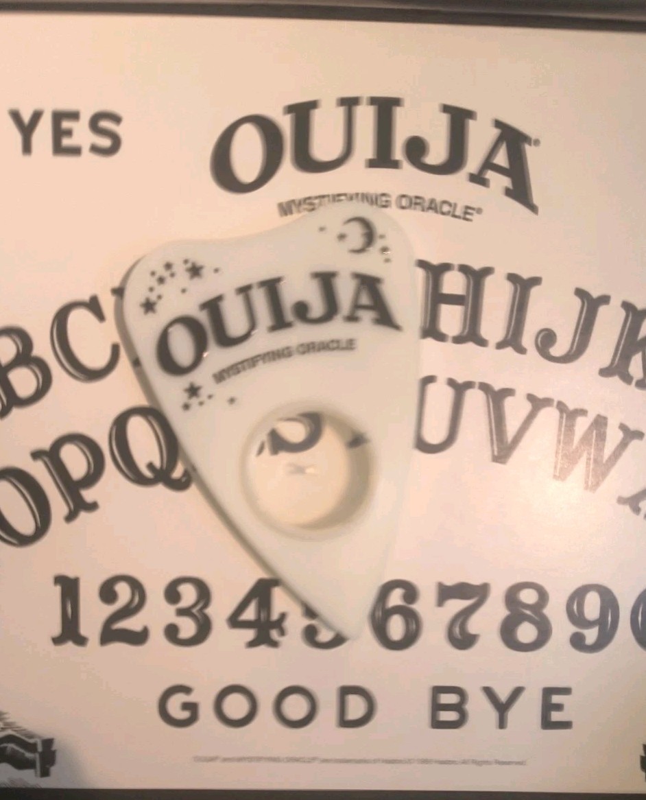 Ouija Board Glow in the Dark Vintage Parker Brothers 1998 USA Mystifying Oracle