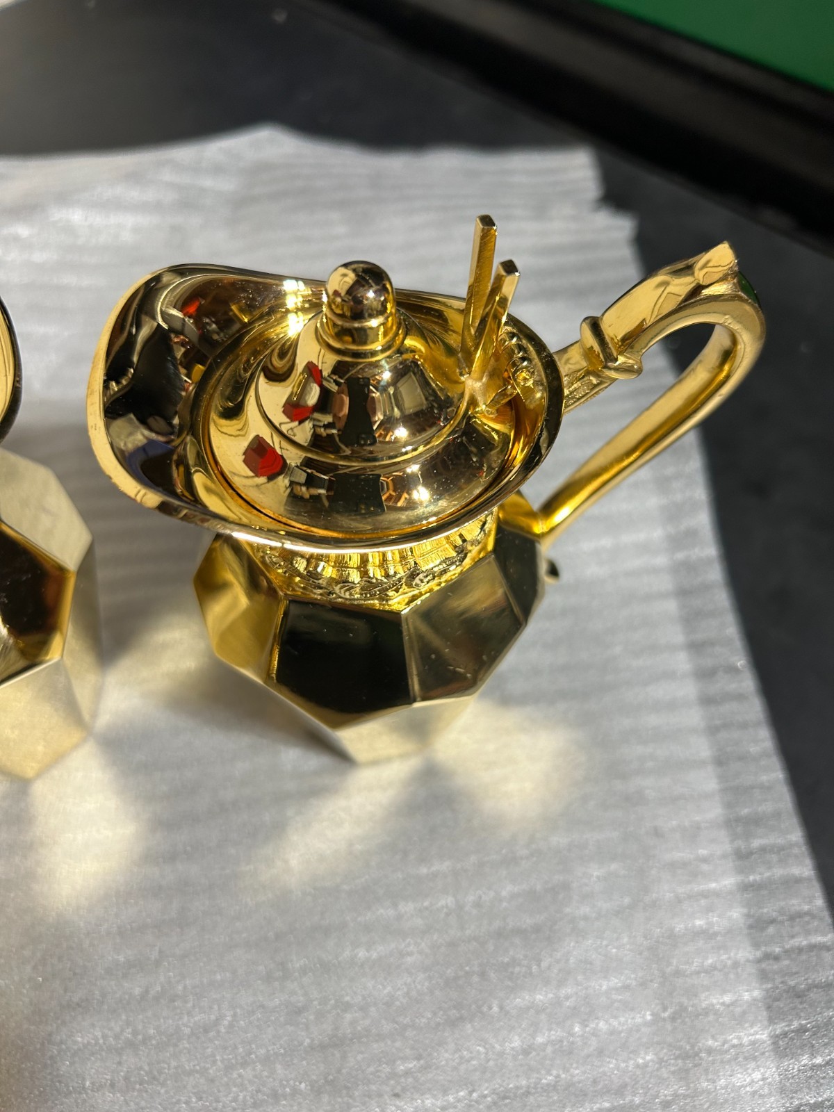 CHURCH CRUET BRASS COMMUNION MASS WINE (#358) NEW Display light scratches QTY(1)