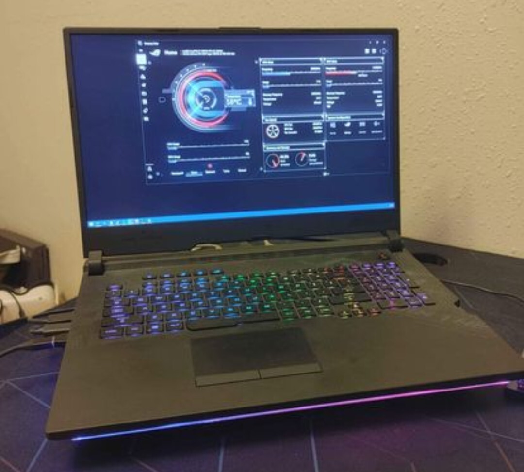 Gaming Laptop/Rog Strix/17″ 300hz 1080p/i7 8-core/RTX 2070 super/1TB SSD/16G Ram