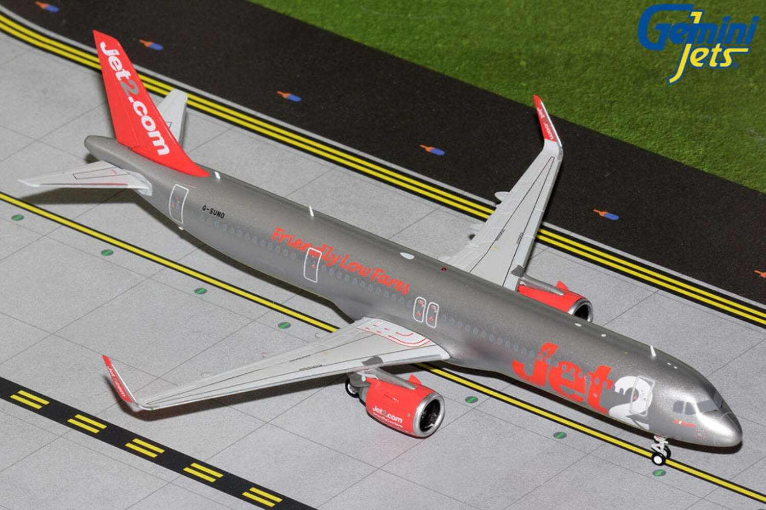 GeminiJets Jet2 Airbus A321neo G-SUNO (upgraded stand) 1/200 Aircraft Scale Mode