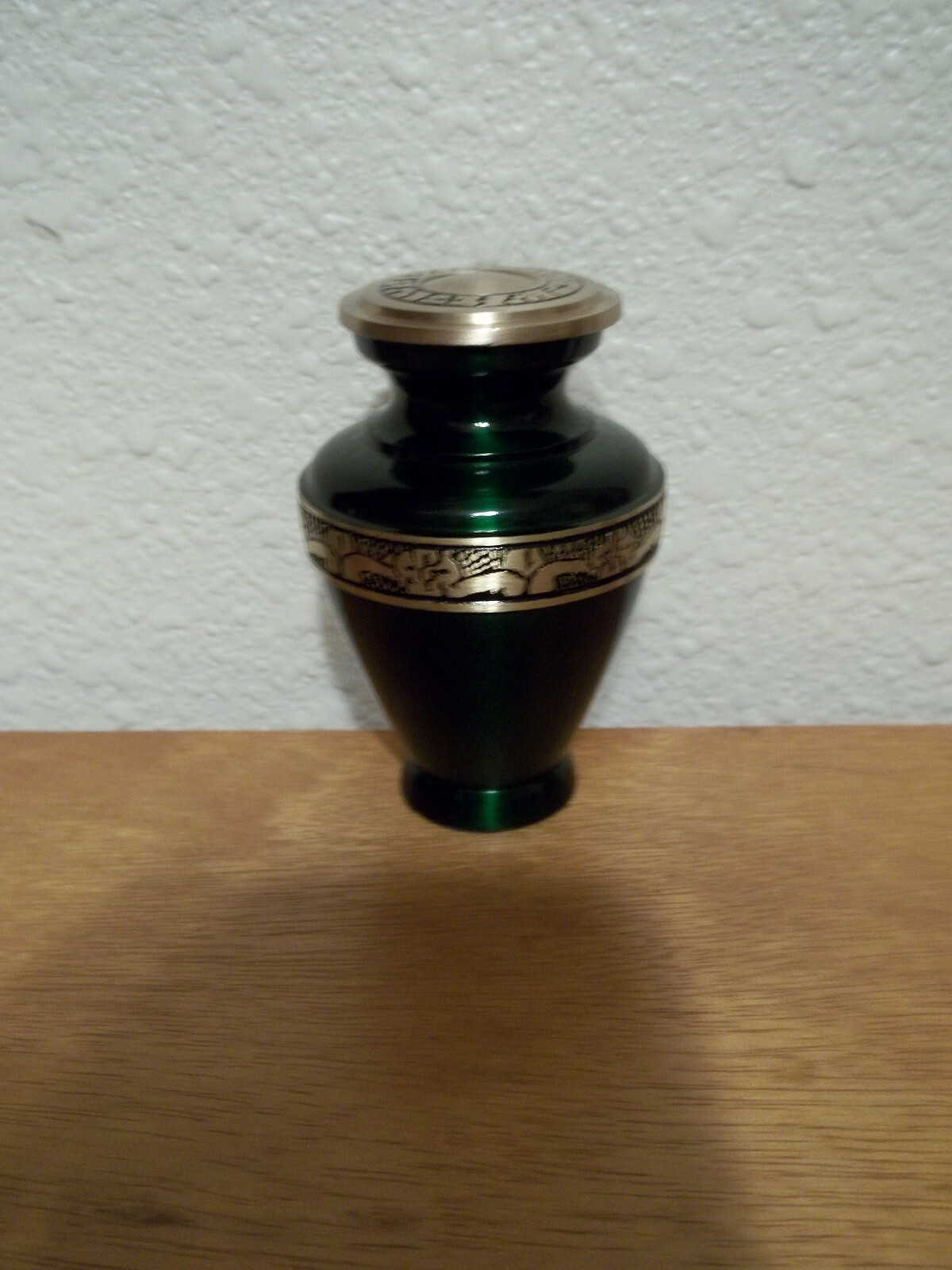 Lovely Emerald Green w/Bronze Milano Style Keepsake Mini Token Urn w/Velvet Bag