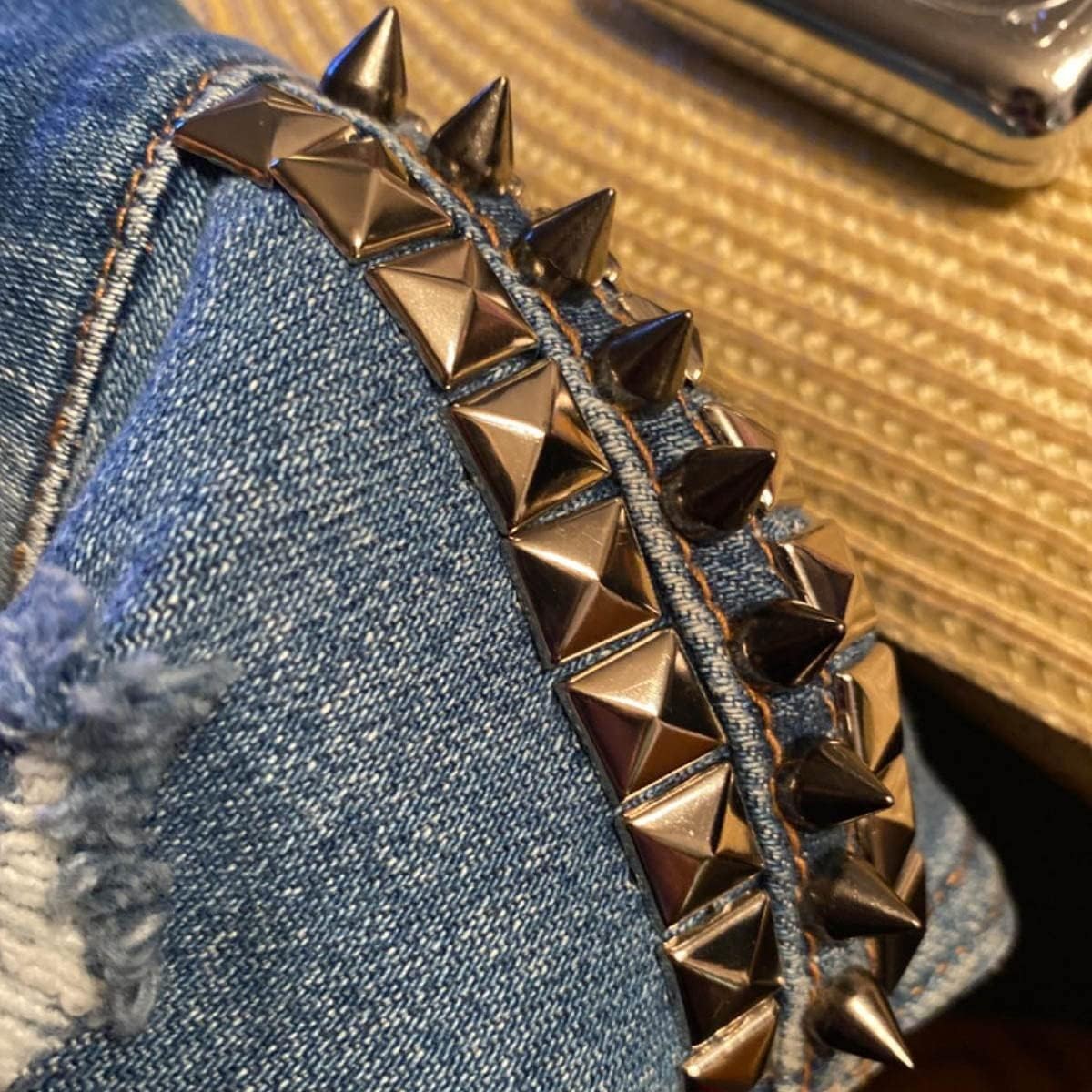 zhuohai 100 Pairs Cone Spikes Screwback Studs, Black Studs and