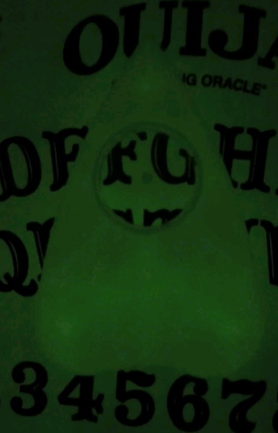 Ouija Board Glow in the Dark Vintage Parker Brothers 1998 USA Mystifying Oracle