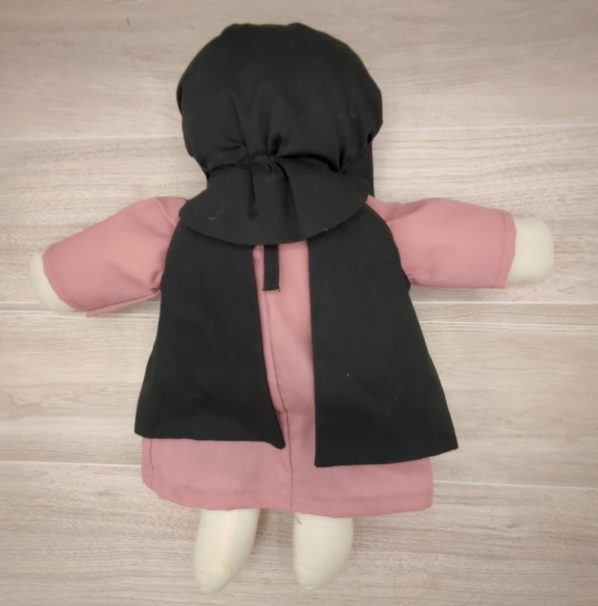 Faceless Amish Cloth Doll, Girl, Folk Art, 10″ Tall