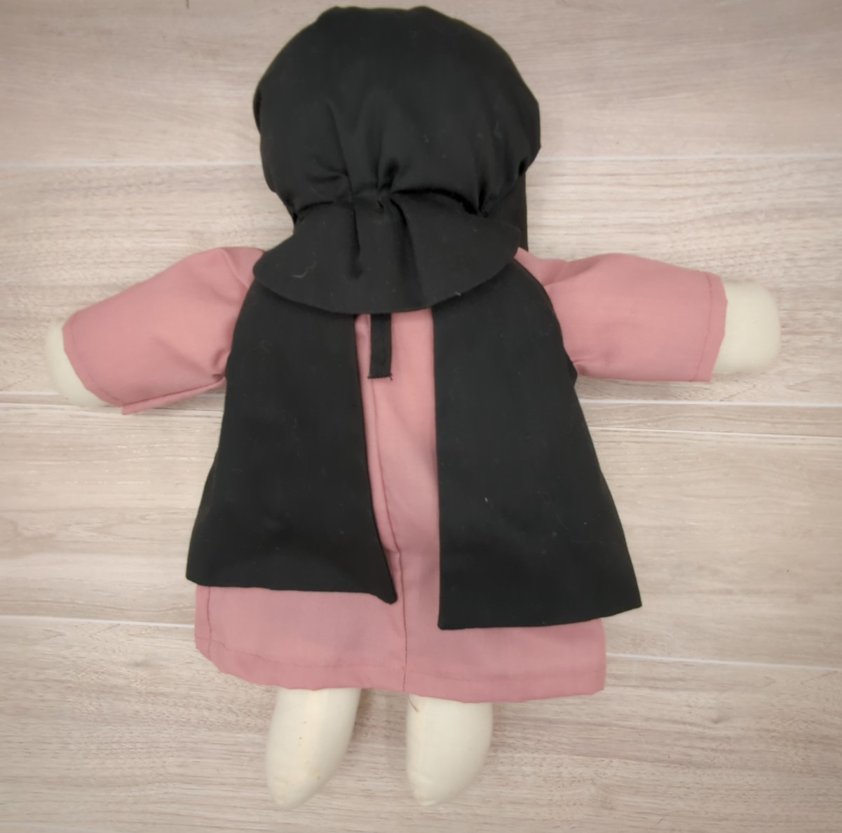 Faceless Amish Cloth Doll, Girl, Folk Art, 10″ Tall