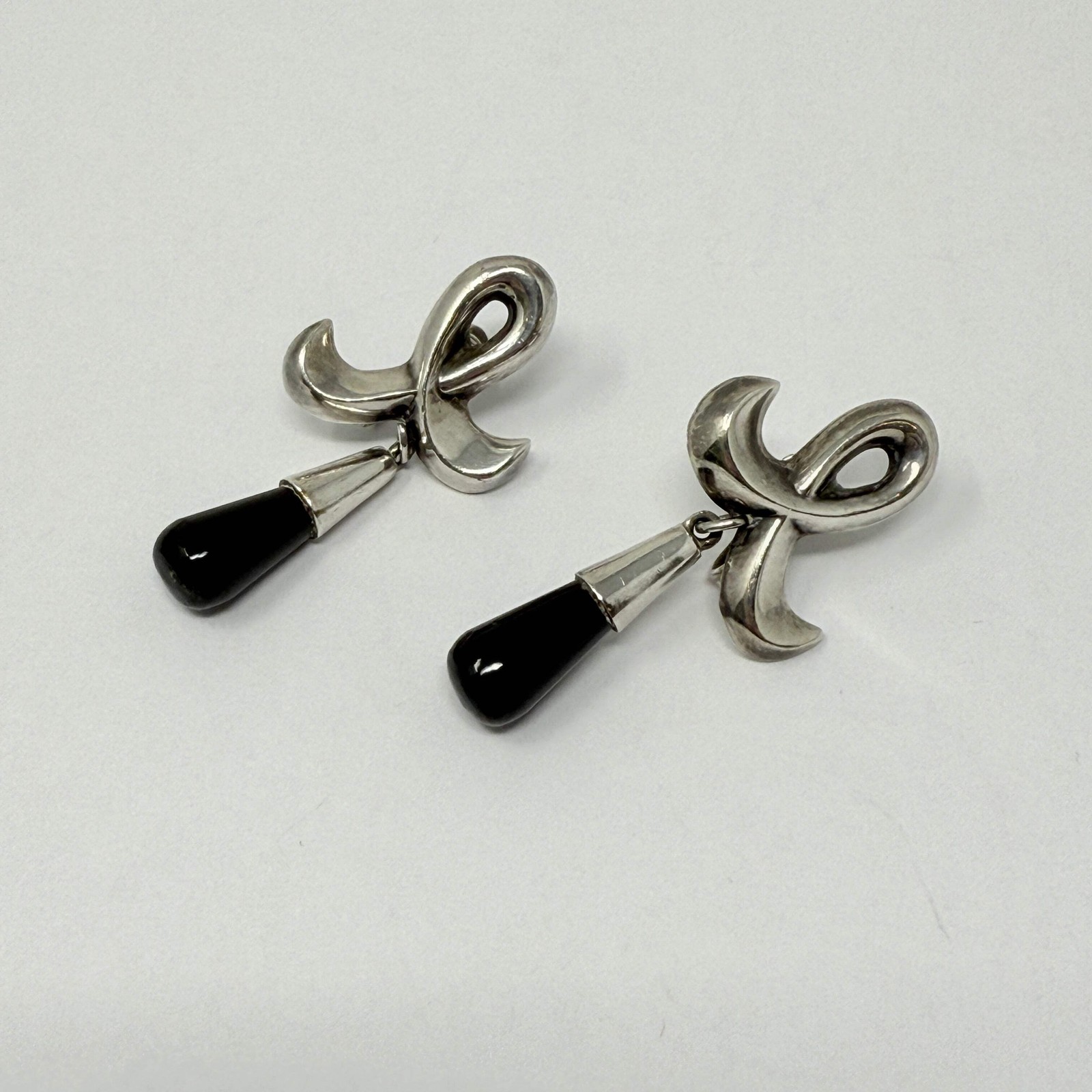 Estate Antonio Pineda 970 Silver Obsidian Screw Back Teardrop Earrings