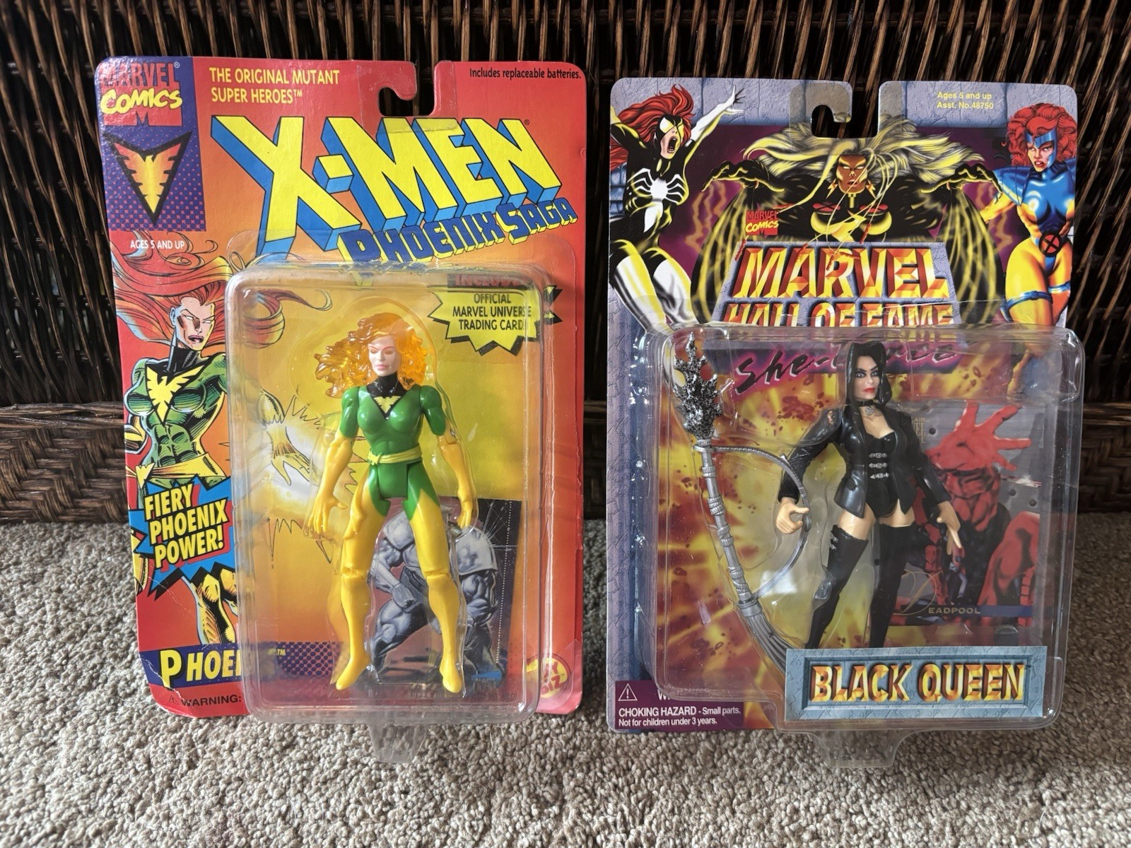 ToyBiz Marvel Comics X-Men Phoenix And Marvel HOF Black Queen Open Complete
