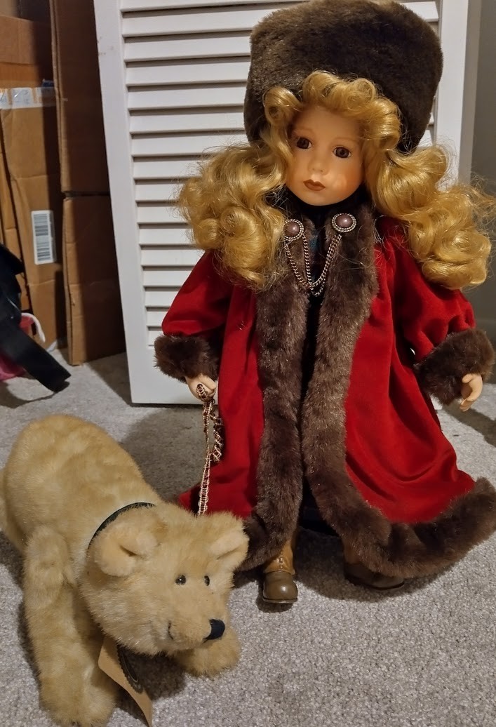 Haunted PORCELAIN DOLL POLAR BEAR VTG 1998 BOYDS COLLECTION LTD paranormal sad
