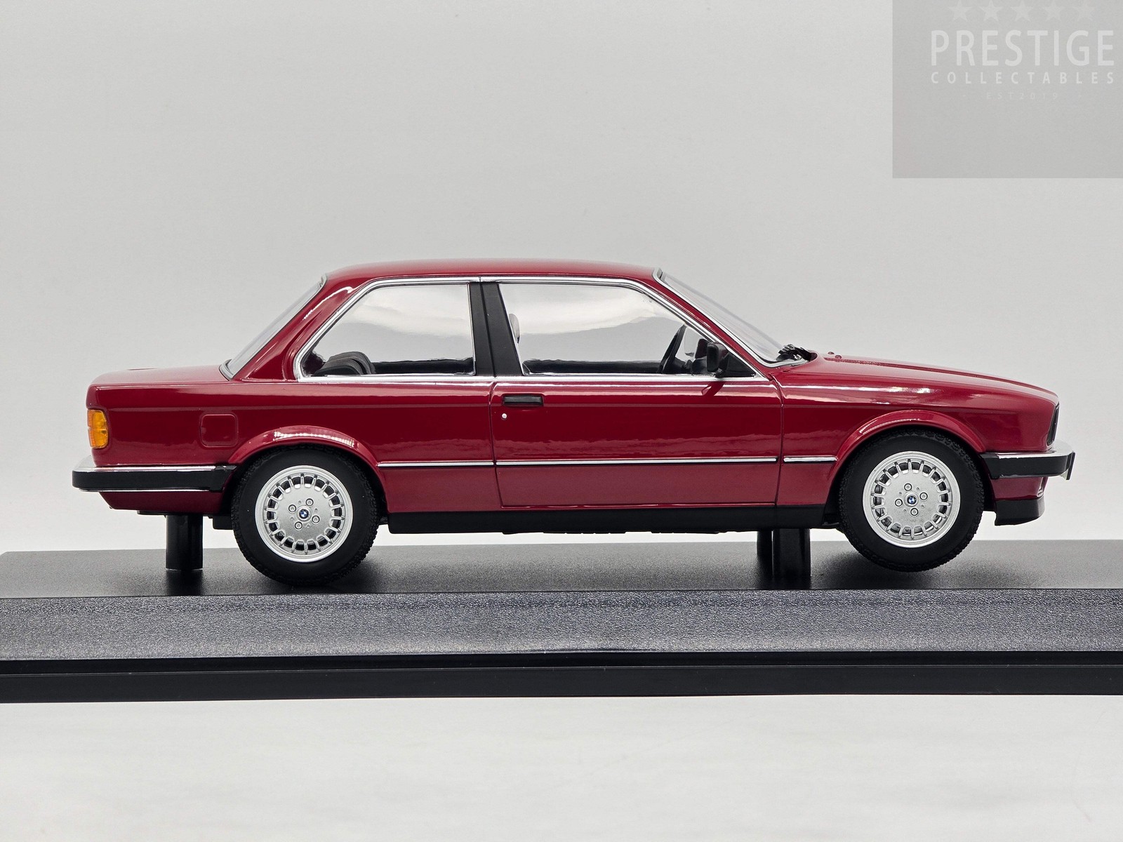 Minichamps 1982 BMW E30 323i Coupe Carmine Red 1:18 – New