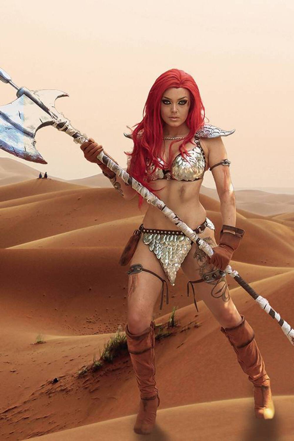 RED SONJA #24 1:30 COSPLAY VIRGIN VARIANT 2018
