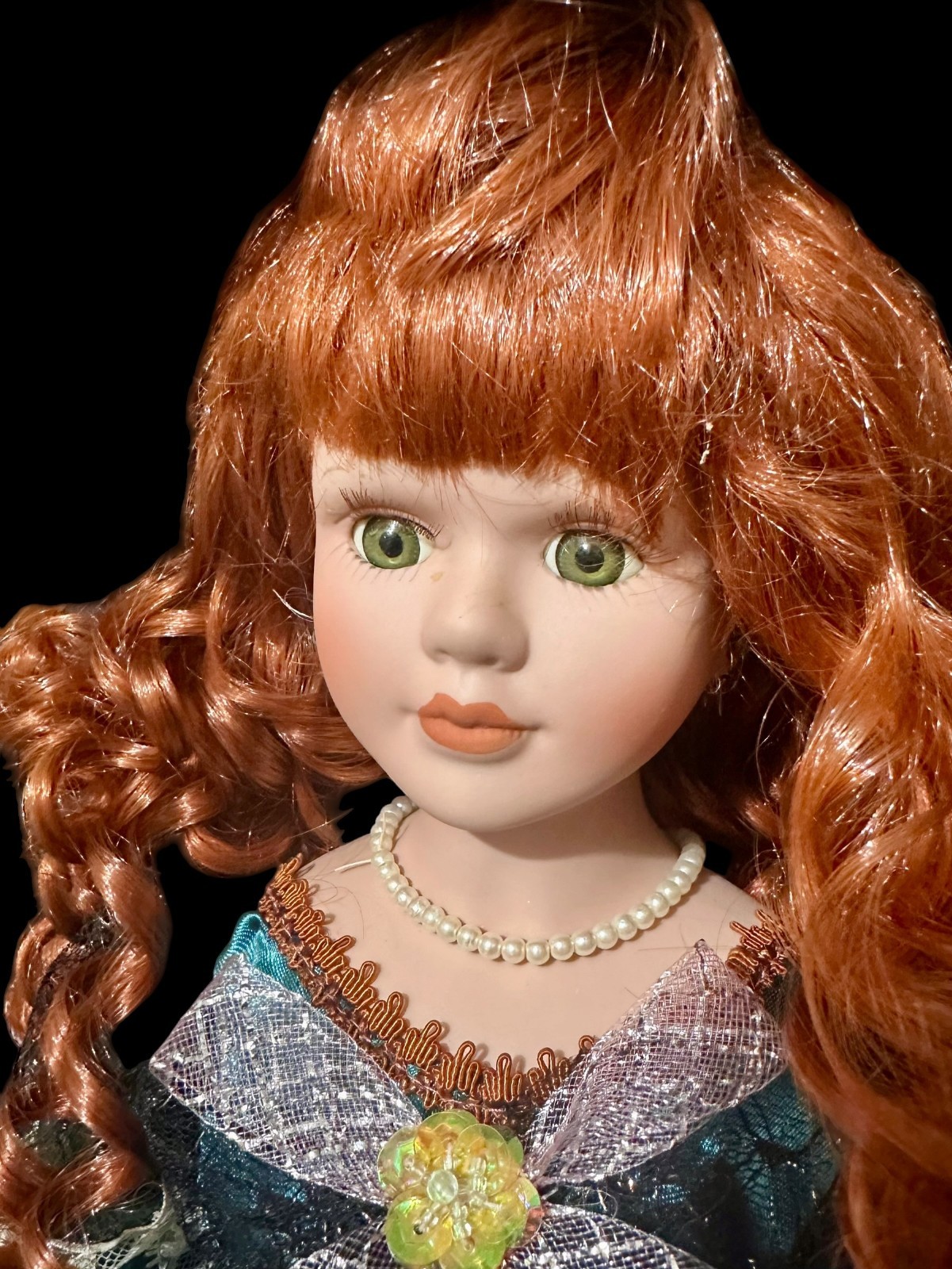 Haunted Porcelain Doll “Virelle” – Strong Active Presence