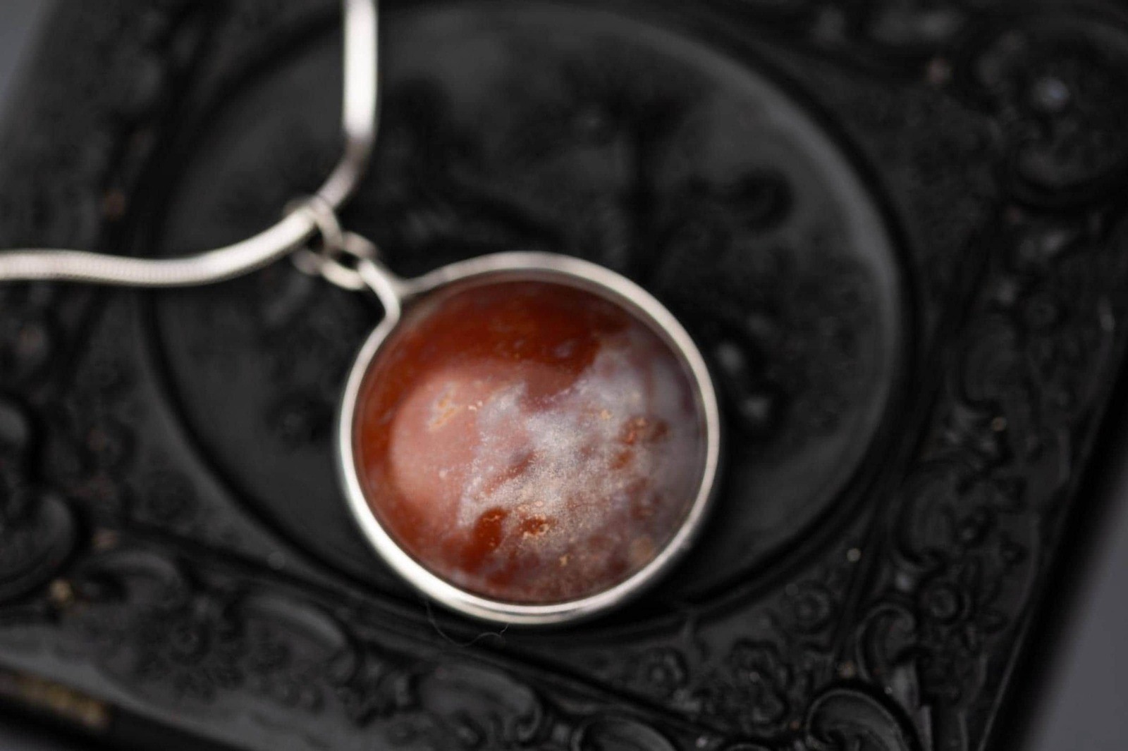 Vintage Estate Plume Agate Pendant Sterling Silver Necklace Boho Jewelry