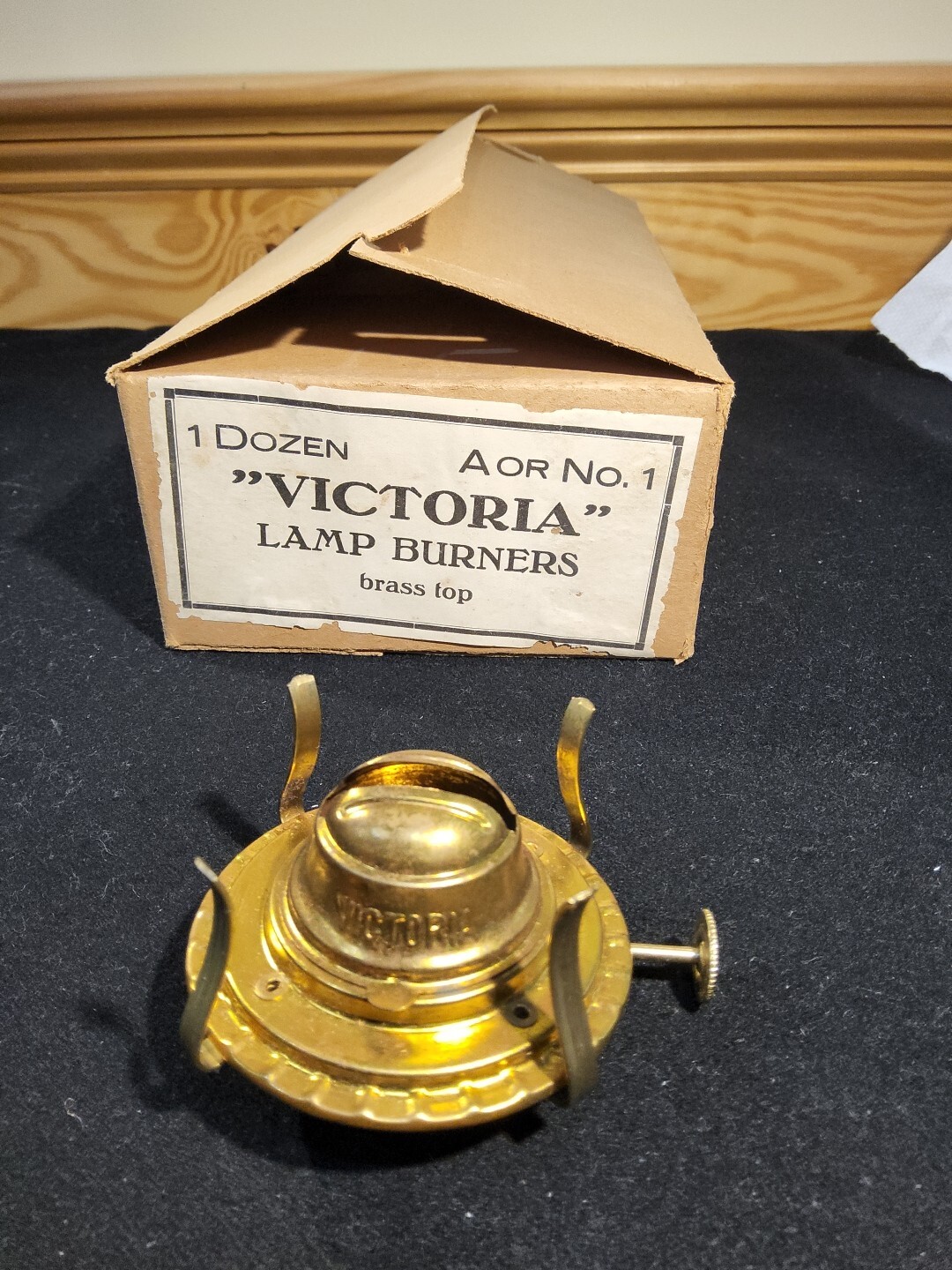 NOS Removed From BOX A or NO 1 Victoria Brass BURNER KEROSENE OIL LAMP Eagle One