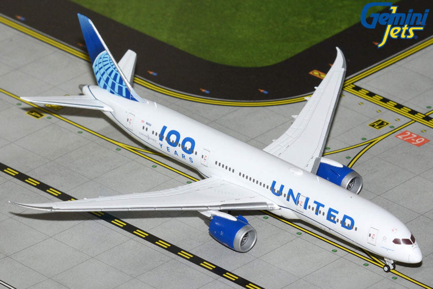 United Airlines 787-9 Dreamliner “100 Years” N61101 Gemini Jets 1:400
