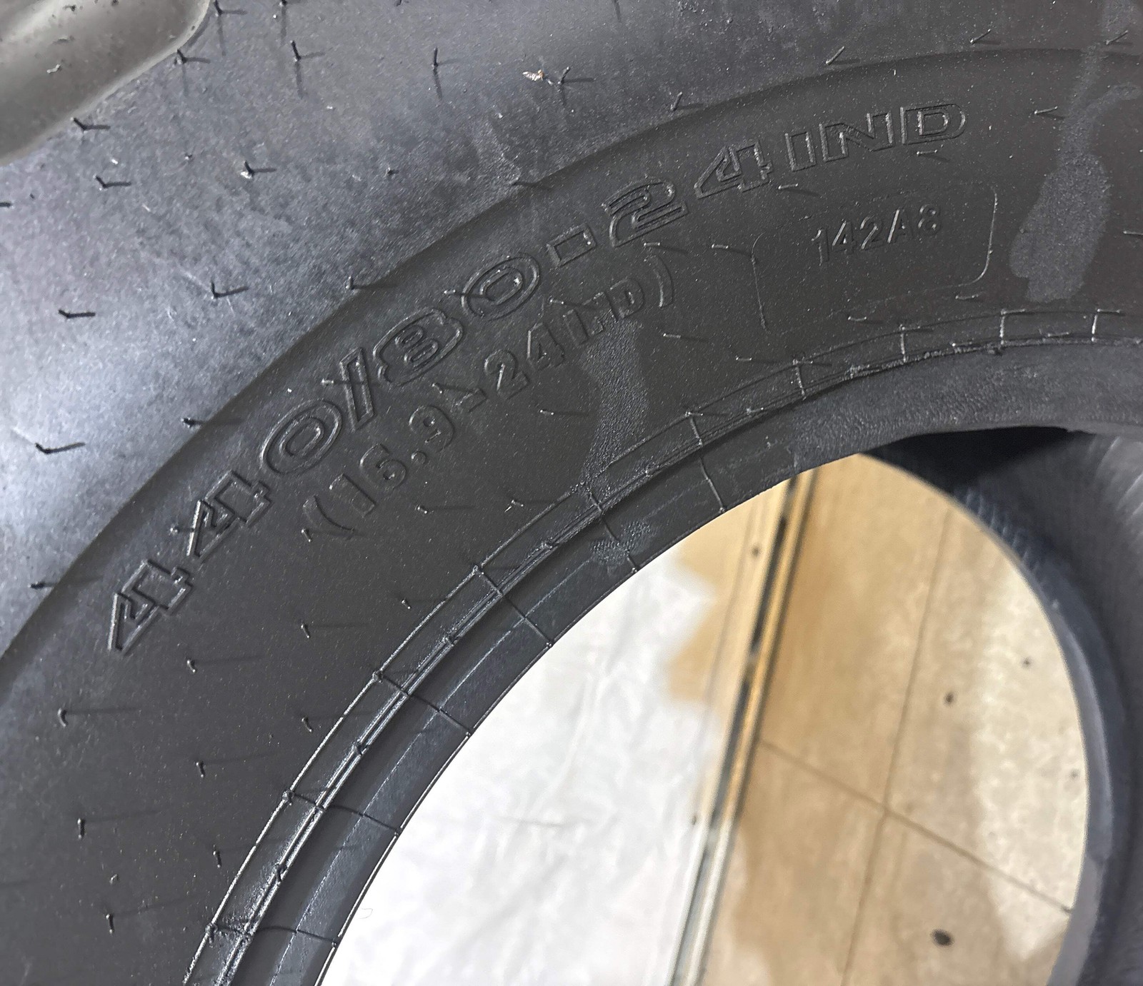 440/80-224 (16.9-24) IND GALAXY SUPER INDUSTRIAL LUG #5862