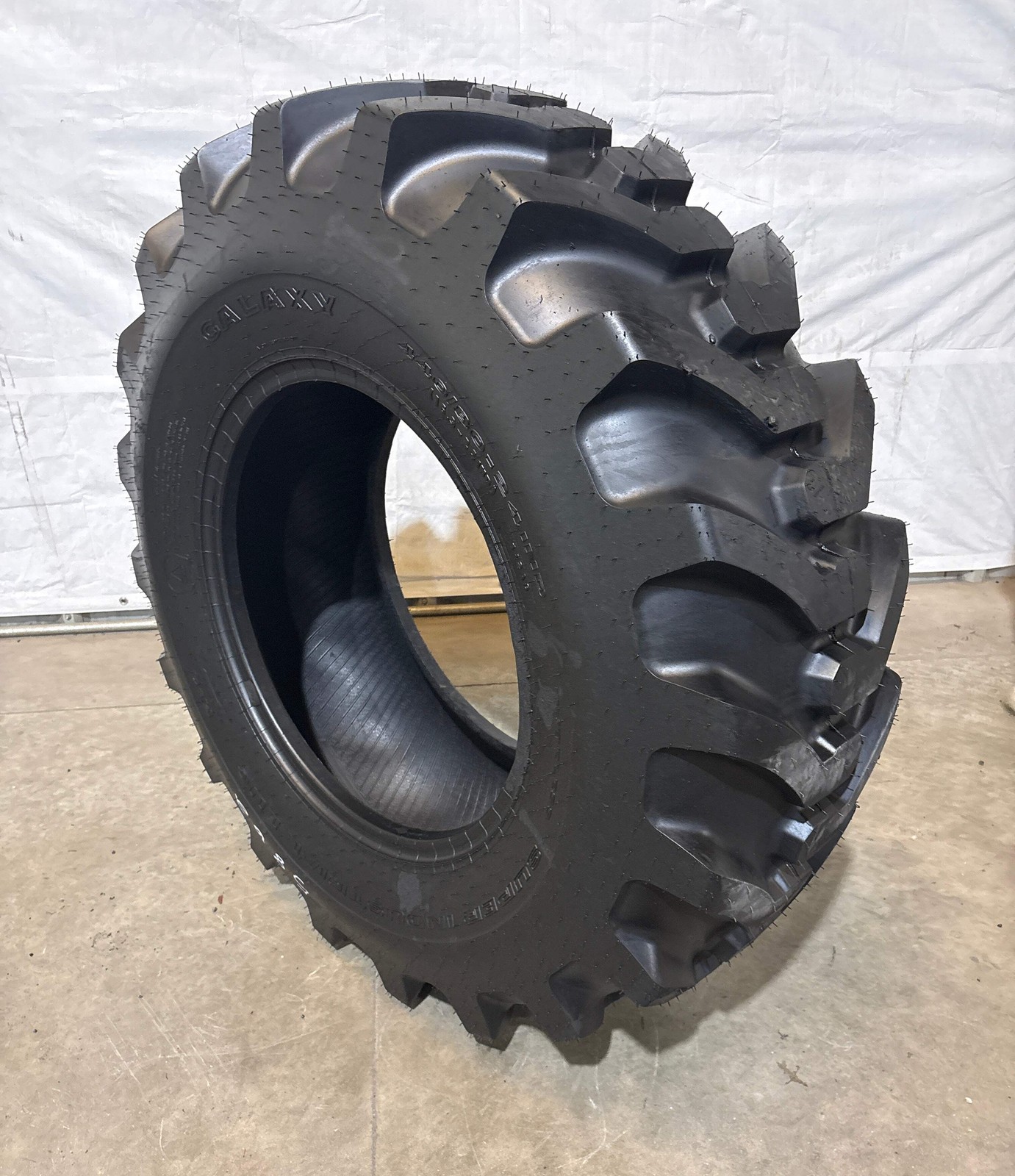 440/80-224 (16.9-24) IND GALAXY SUPER INDUSTRIAL LUG #5862