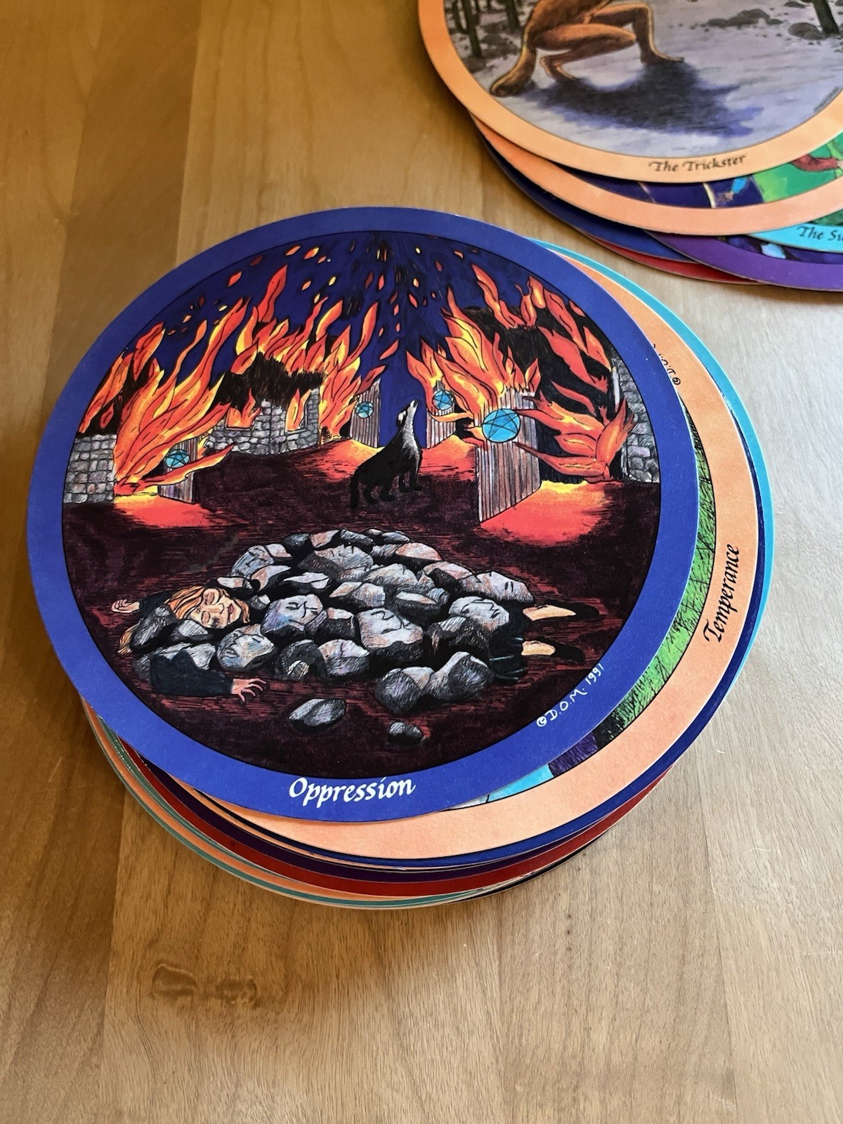 Daughters of the Moon Tarot Book & 75 Round Cards Ffiona Morgan With Bag