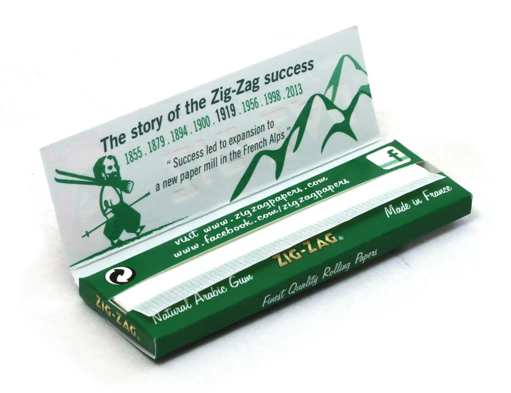 100 Pack – ZIG-ZAG Rolling Papers Regular size Cut Corners Slow Burn – FREE GIFT