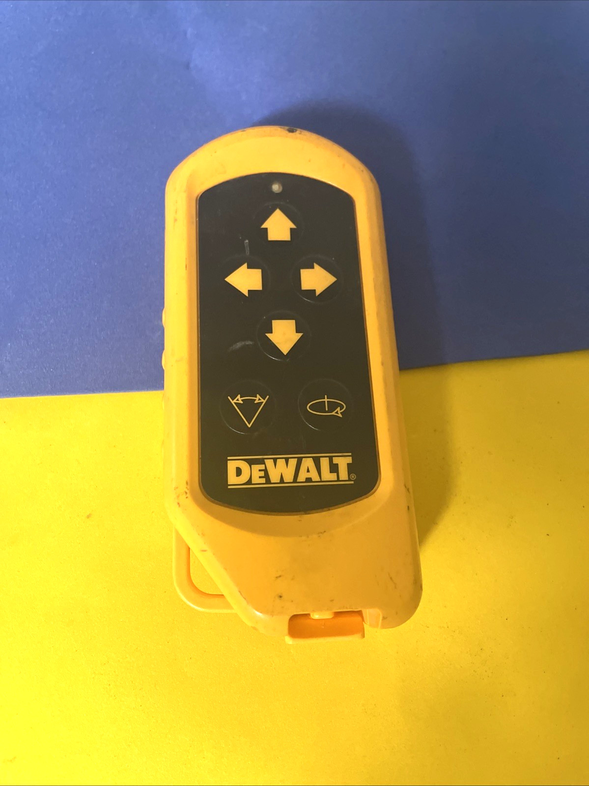 USED WORKING DEWALT DW0774 TYPE1 LASER REMOTE / W BATTERY /