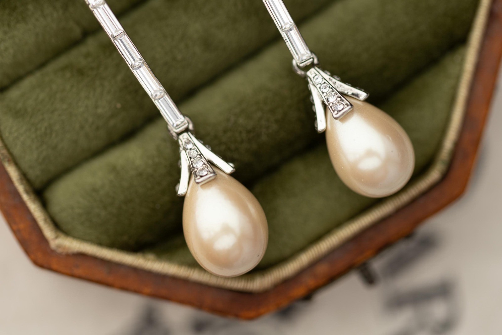 Vintage Estate Carolee Lux Pearl Rhinestone Drop Earrings Designer Jewelry