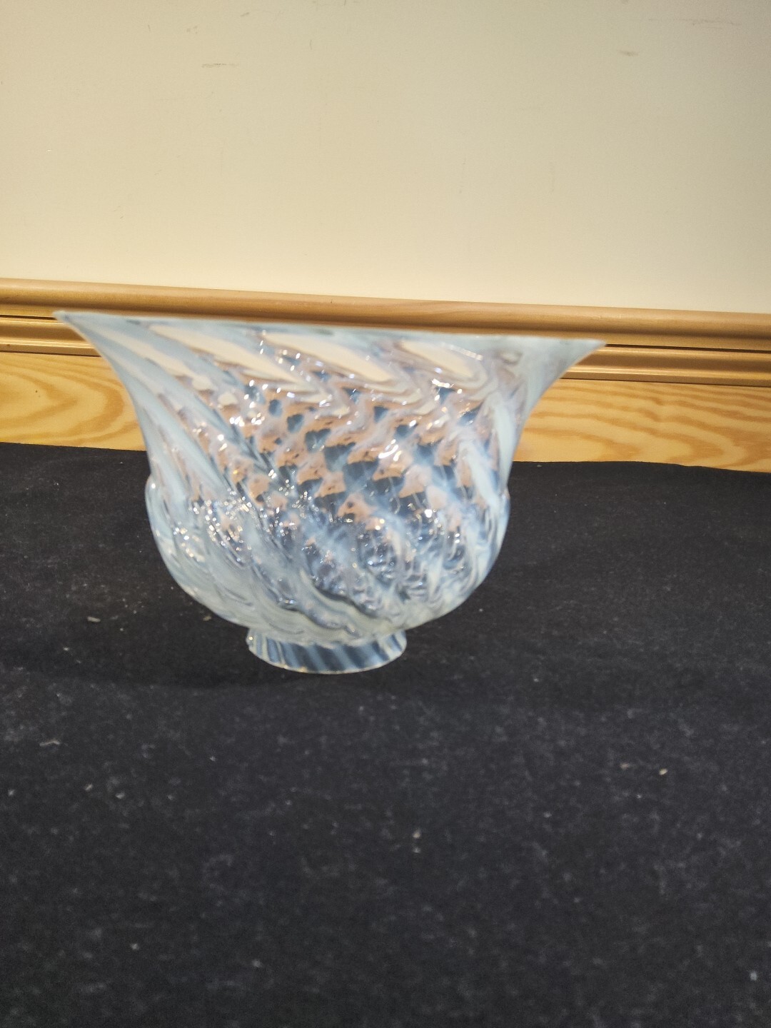 Vintage Fenton White Opalescent Swirl Twisted Glass Lamp Shade 2 1/4” Fitter