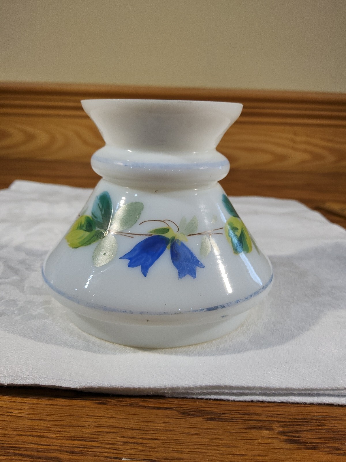 Milk Glass Painted Flowers & Leaves Miniature Oil Lamp Shade Smith 1 FIG 363
